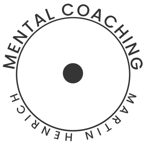 Mental Coach Martin Henrich Logo kreisrundes Logo mit Schriftzug Mental Coach Martin Henrich